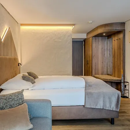 酒店 Kreuz & Post 格林德瓦