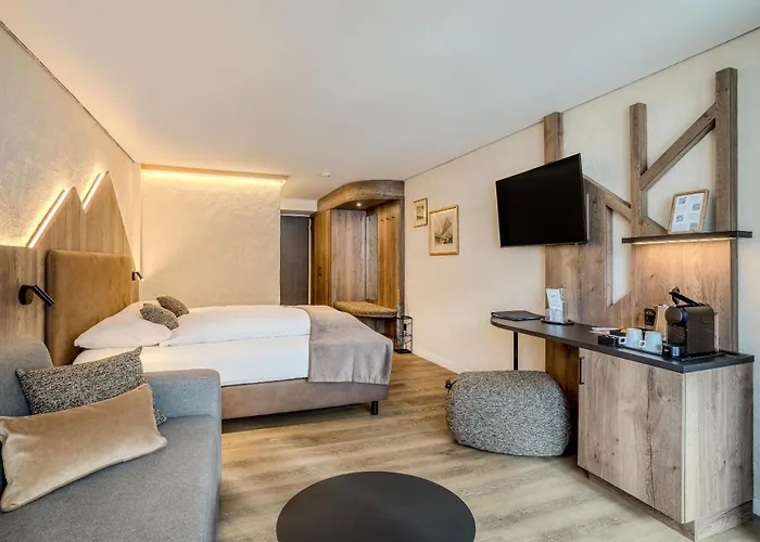 Kreuz & Post فندق 4*