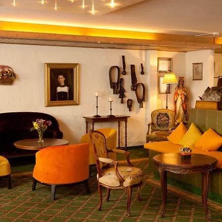 Kreuz & Post ホテル 4*