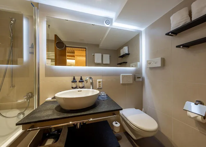 Kreuz & Post Szálloda